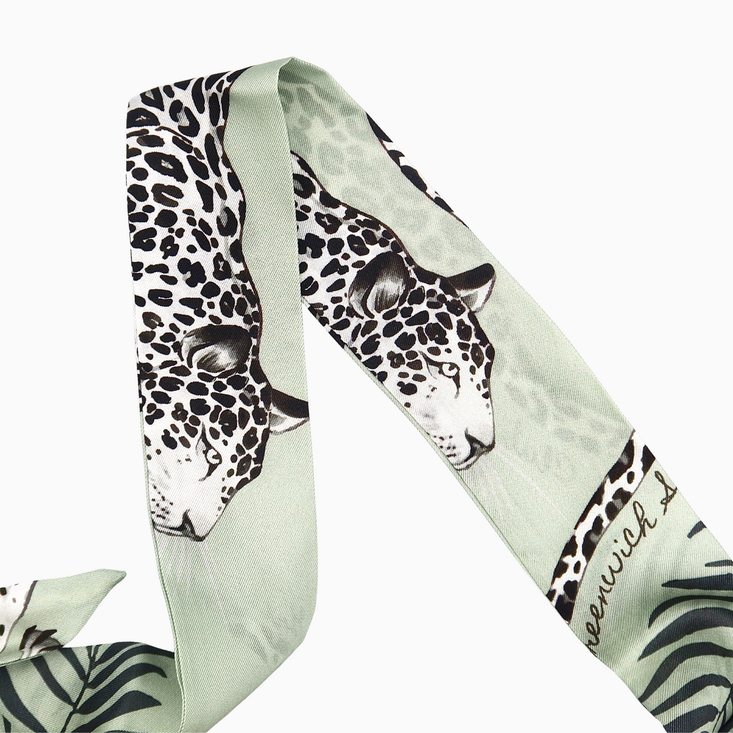 Leopard in Jungle Twill Silk Chain